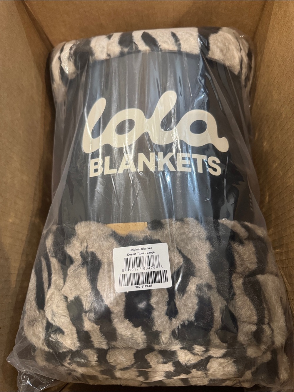Lola Blankets/Desert Tiger/Size L/Faux Fur/Throw/Blanket/NWT! NIB! SEALED!